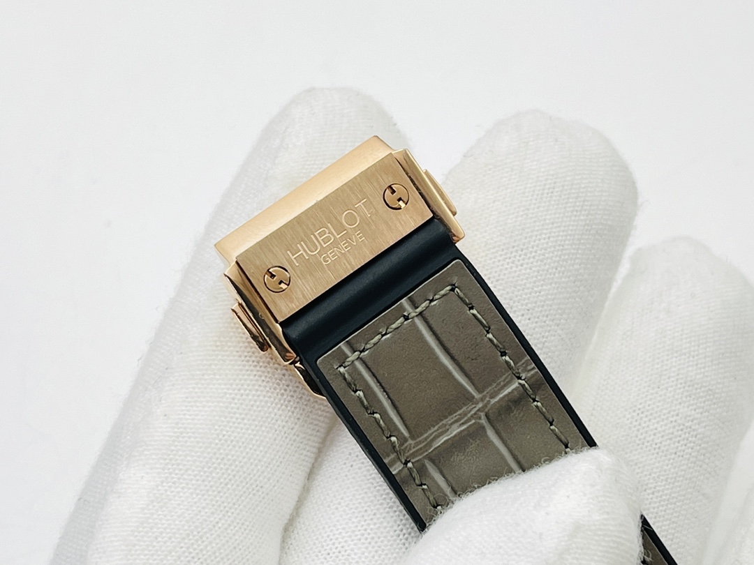 Hublot Classic Fusion 542.OX.1181.LR.1704 42mm