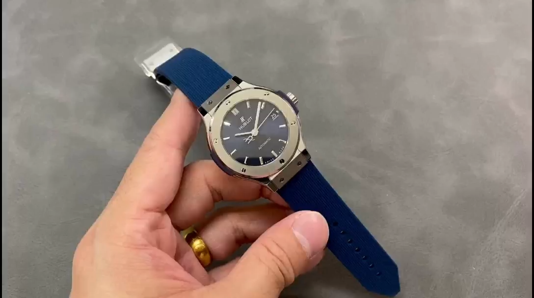 Hublot Classic Fusion 565.NX.7170.RX Lady 38 MM