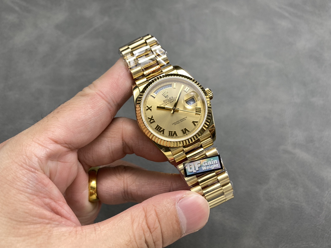 Rolex Day-Date 228238 Champagne Roman Dial Fluted Bezel 40mm Mens Replica Watch