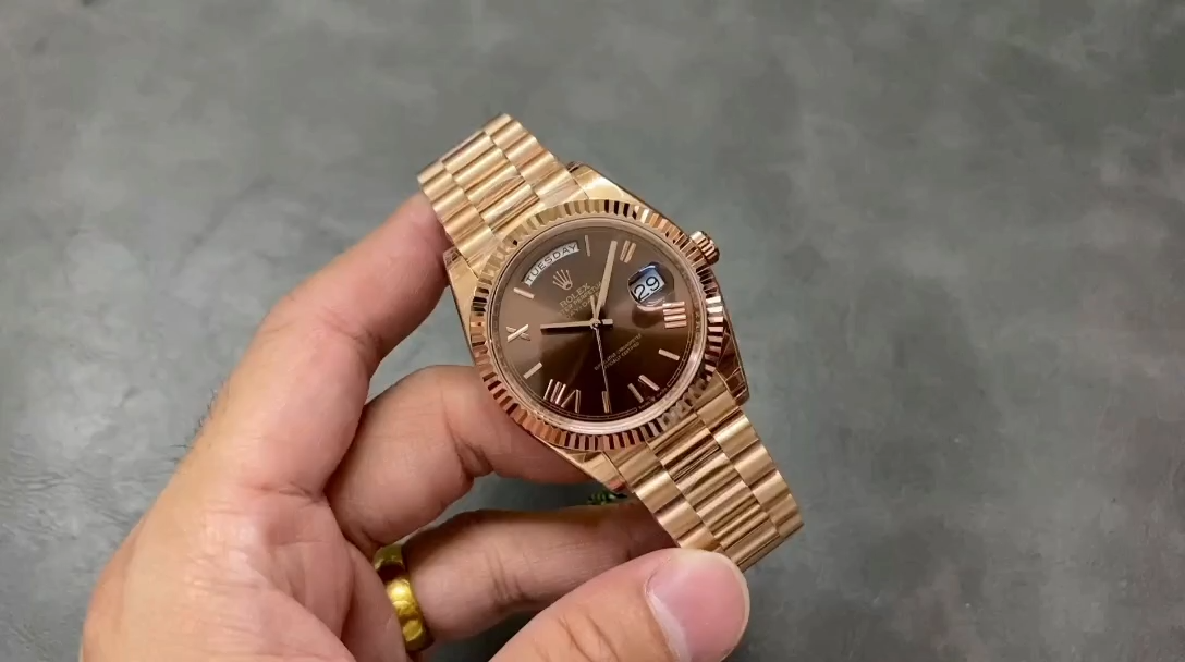 Rolex Day-Date 228235 Chocolate Brown Dial Fluted Bezel 40mm Mens Replica Watch