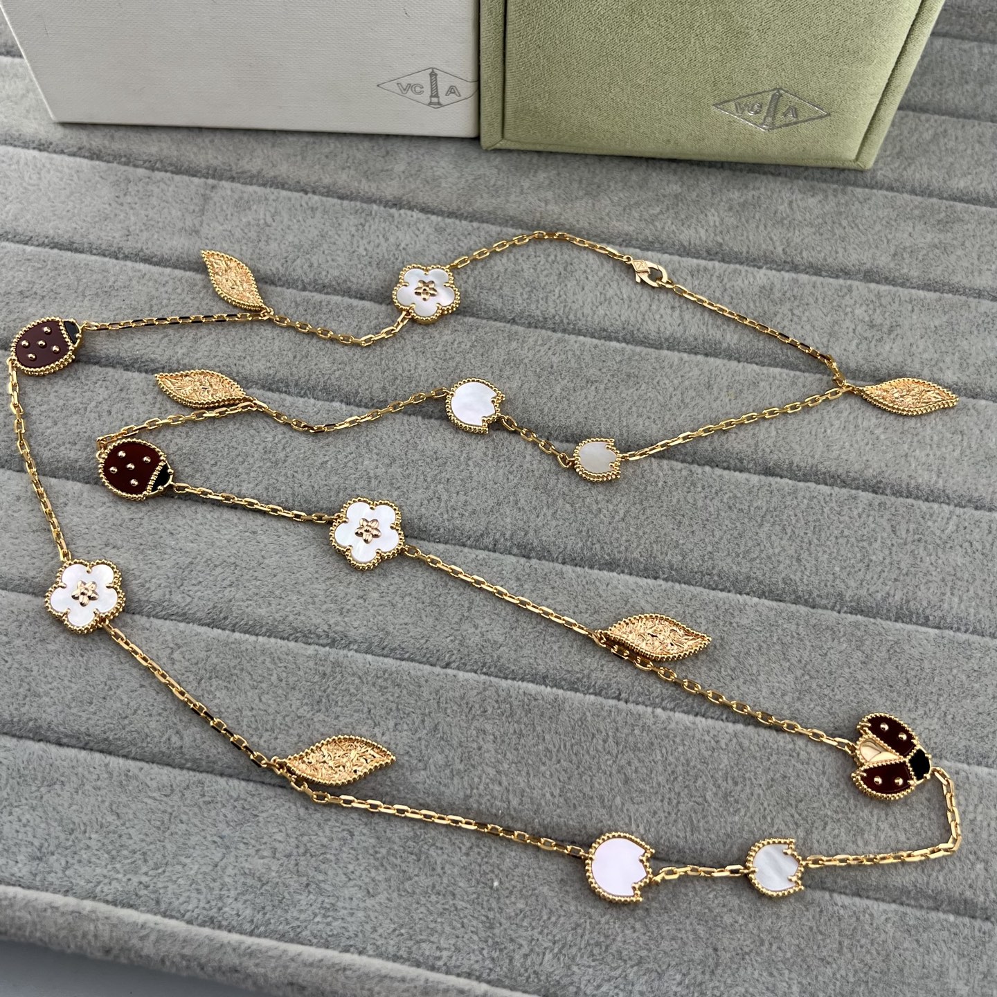 Four-leaf clover and leaf necklace - Artisantouchss