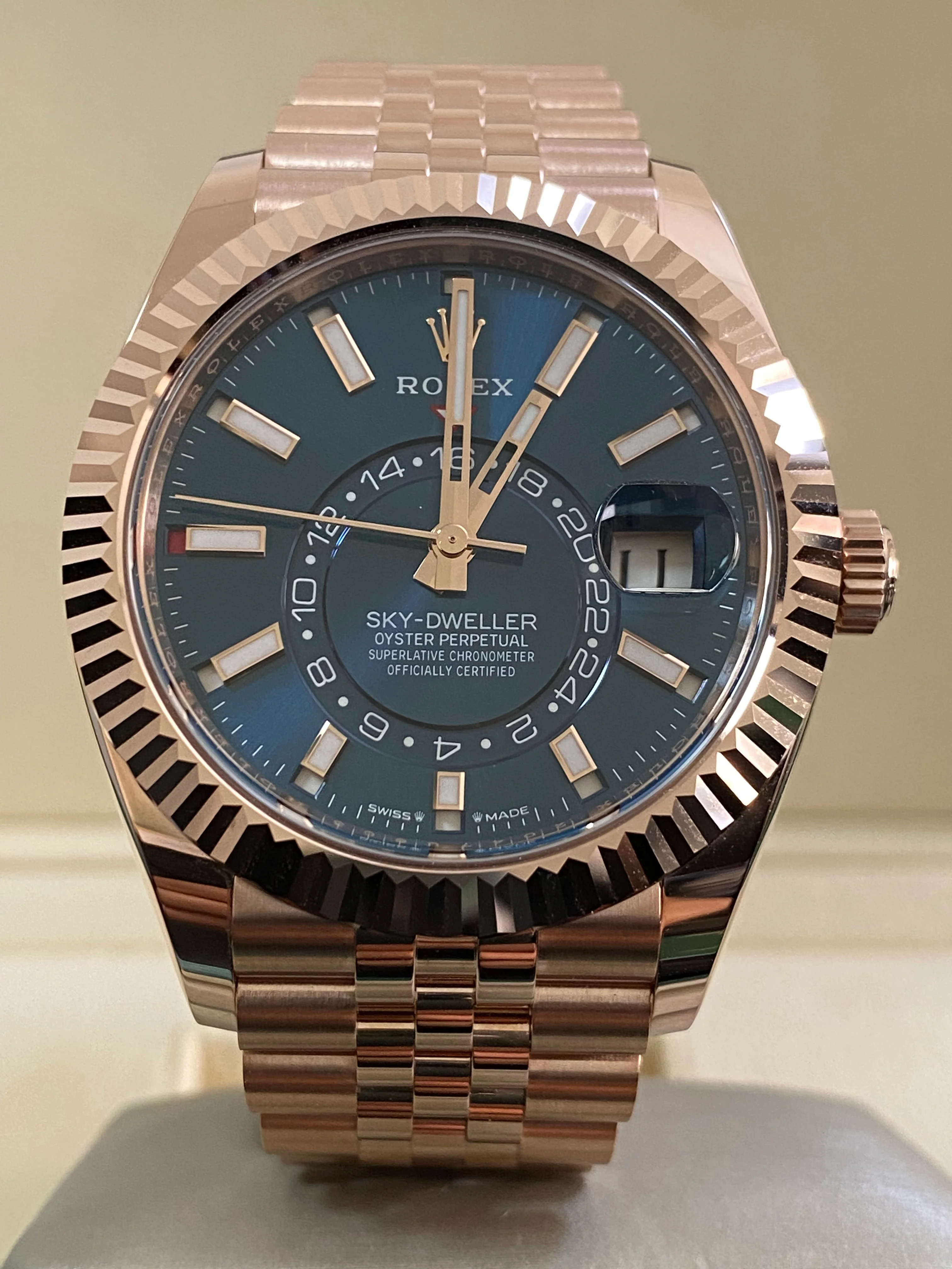 Rolex,Sky-Dweller Everose Gold Sky-Dweller - 2024 - Blue Index Dial - Jubilee Bracelet - 336935 *FULL SET*