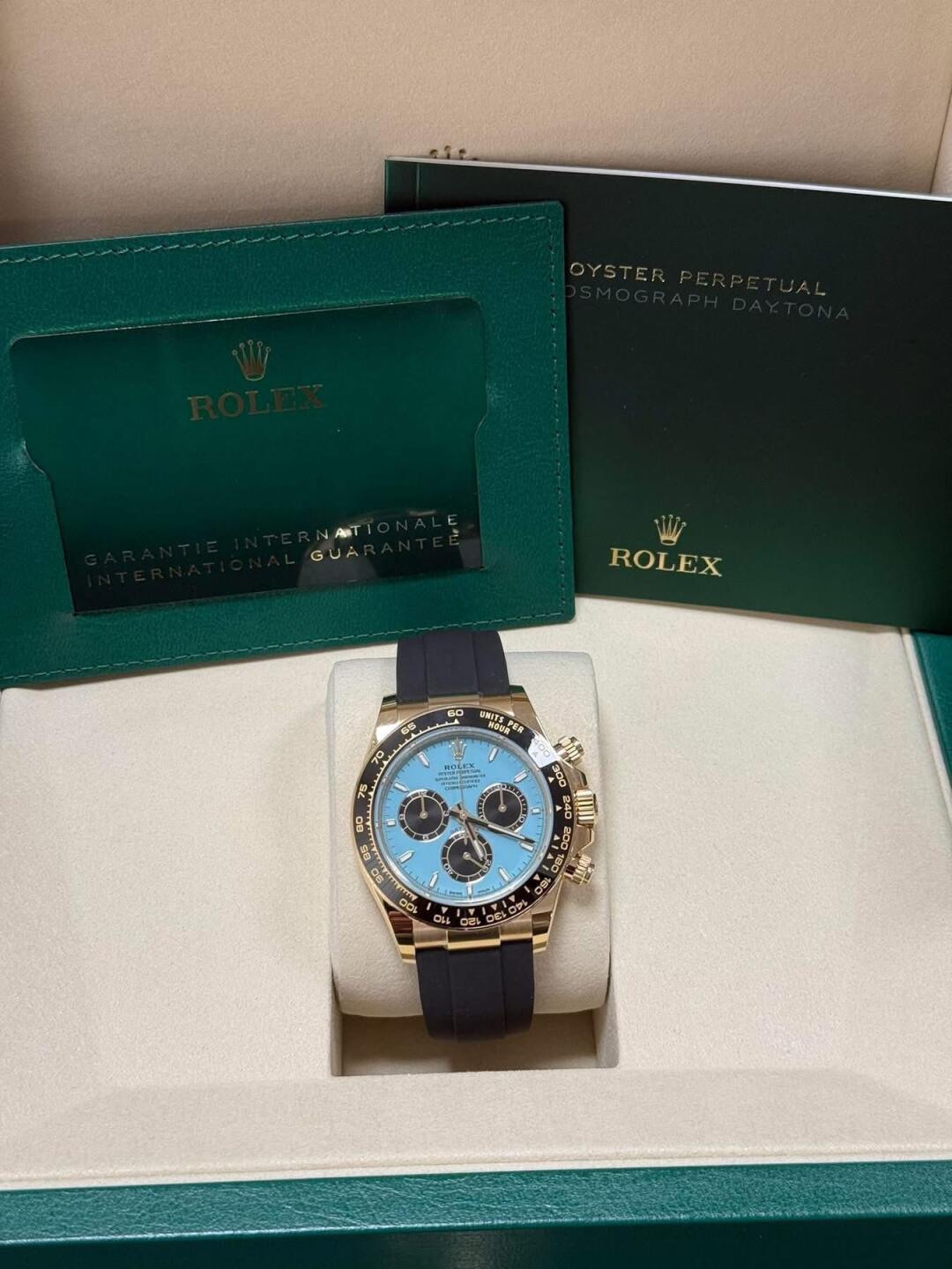 Rolex Cosmograph Daytona Turquoise Blue Dial 40 mm 126518ln-0014