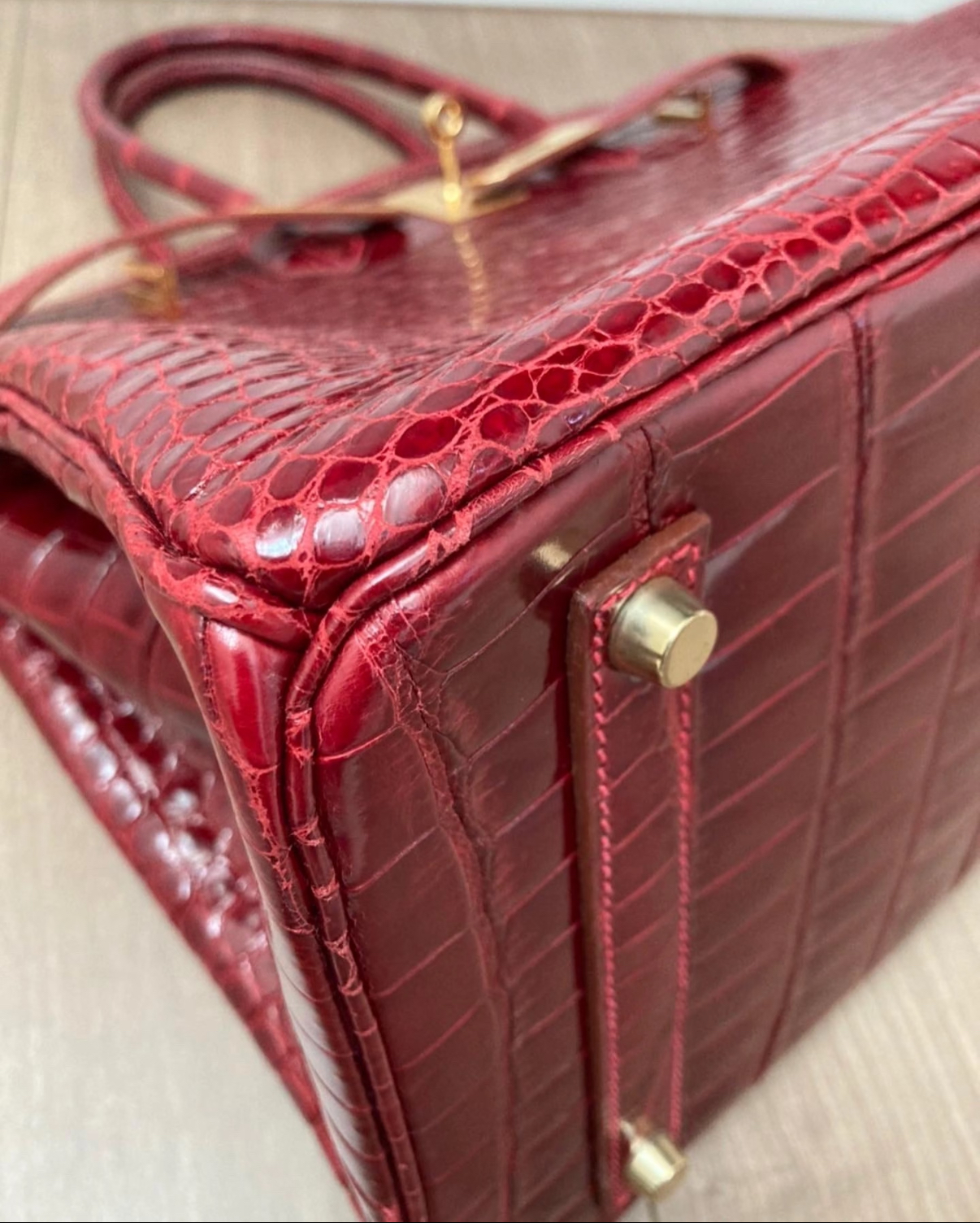 Hermès Birkin 30-35 inverted V red hand-made custom crocodile leather customization