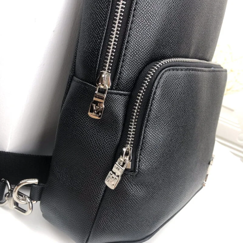 Louis Vuitton Avenue Sling Bag M30443