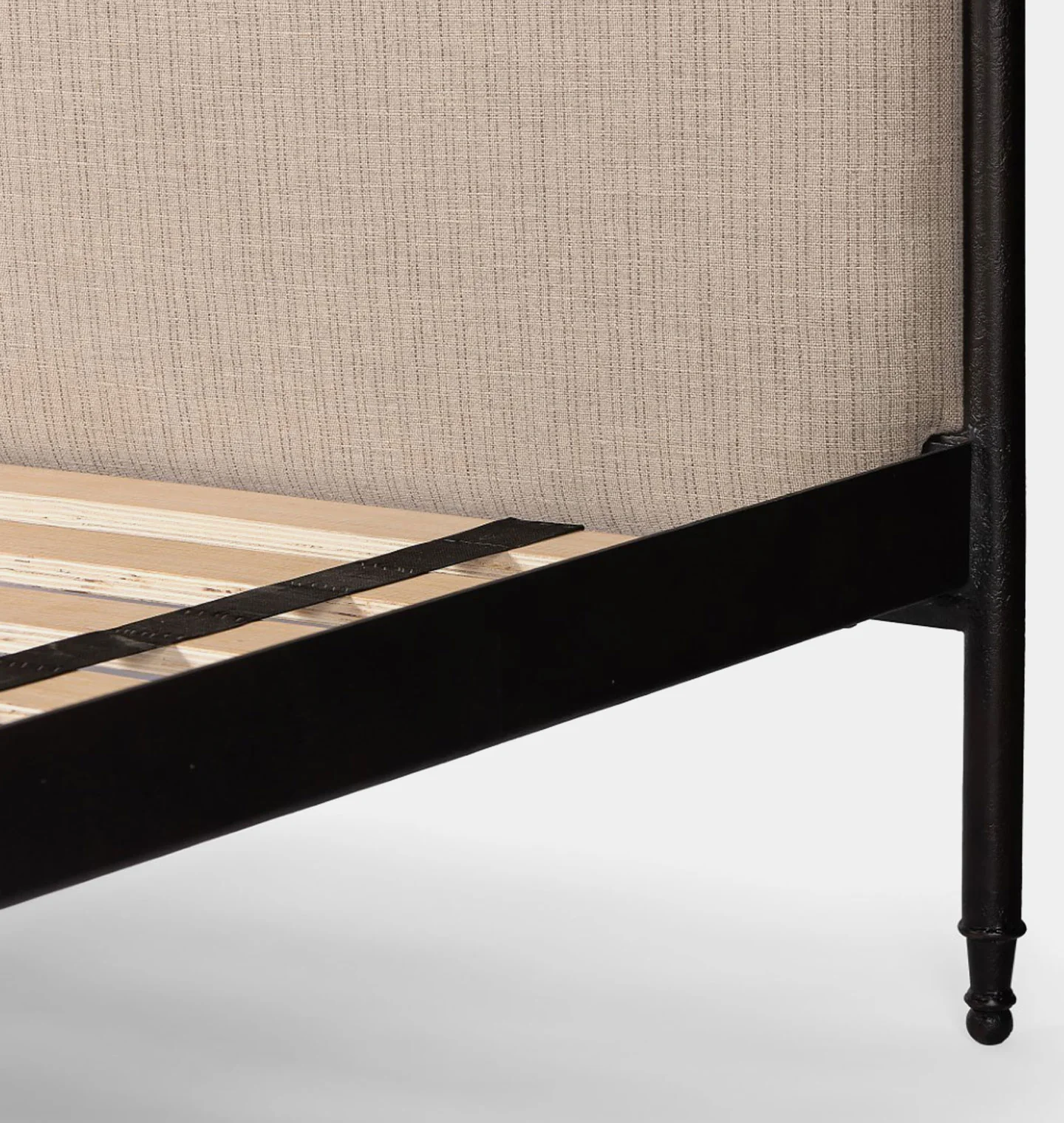 Leyla Bed