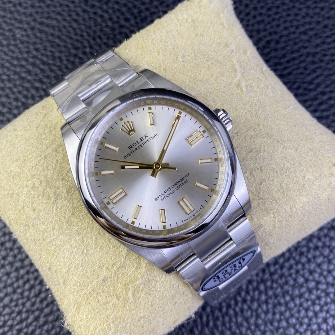 Rolex Oyster Perpetual 41 Silver Dial Steel M124300 0001 Men's Watch