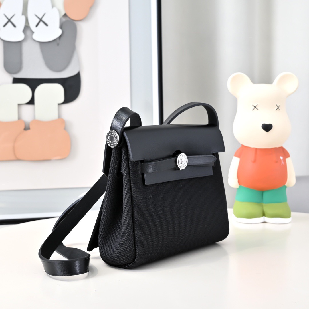 Hermes Herbag Mini 20