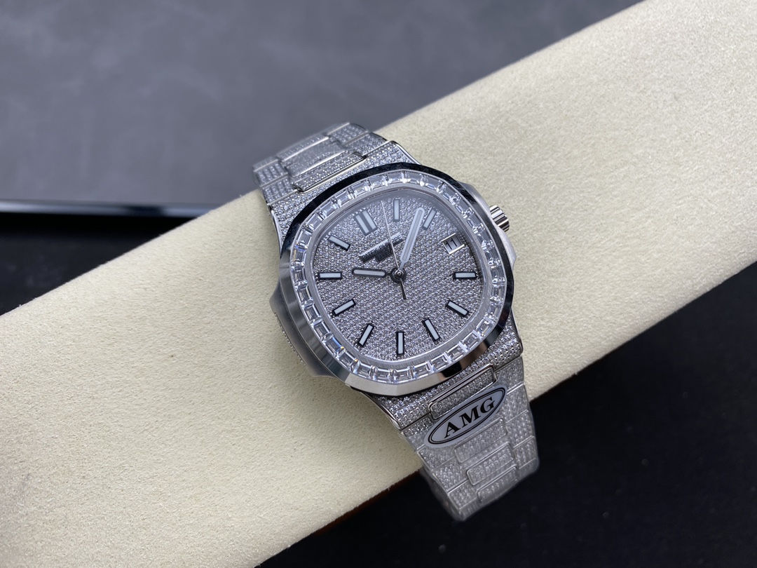 Patek Philippe Nautilus Diamond 5711 40mm & 35mm Replica Watch