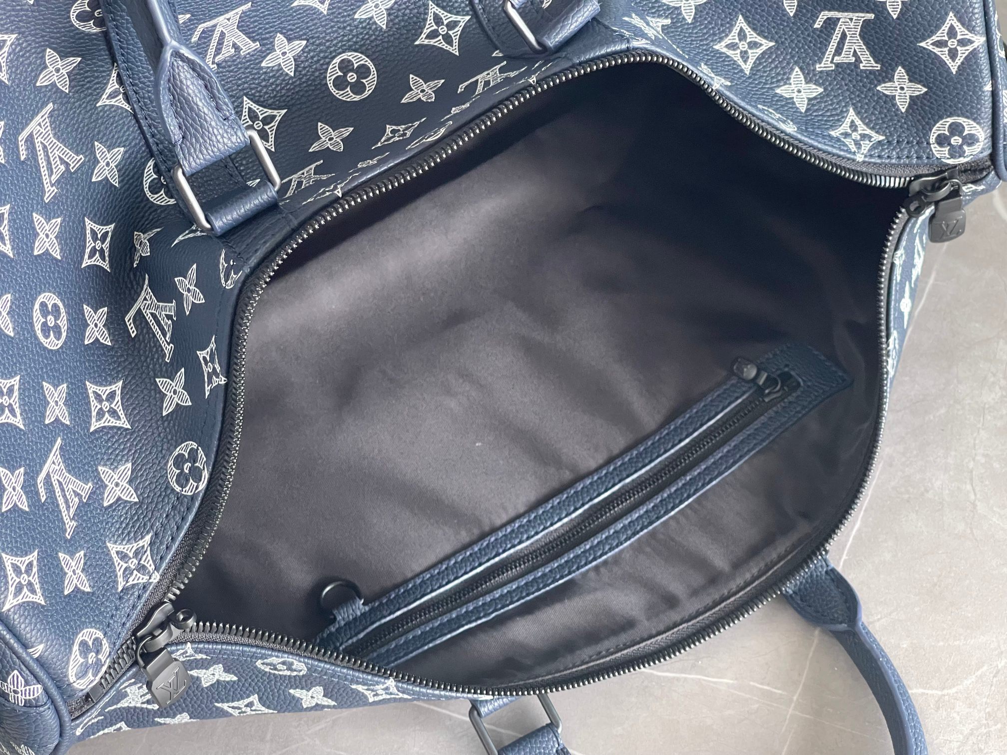 L X V Keepall Bag M24953 50*29*23CM detail 18