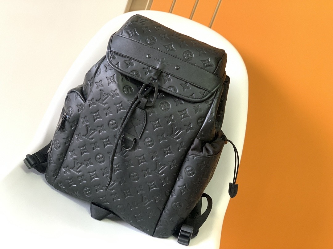L X V Discovery Backpack M43680 Size：35x54.5x19cm