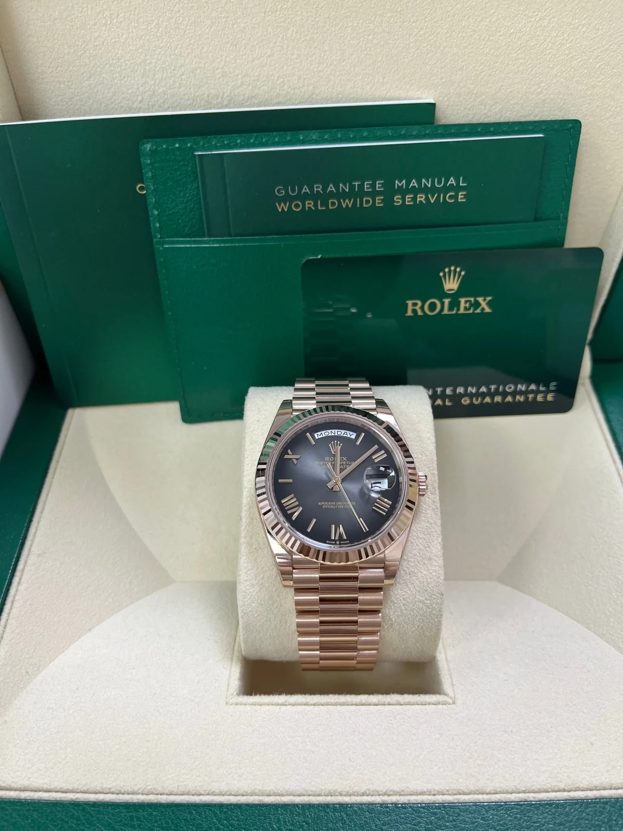Rolex Day Date in 18 ct Everose Gold M228235 0055 40mm