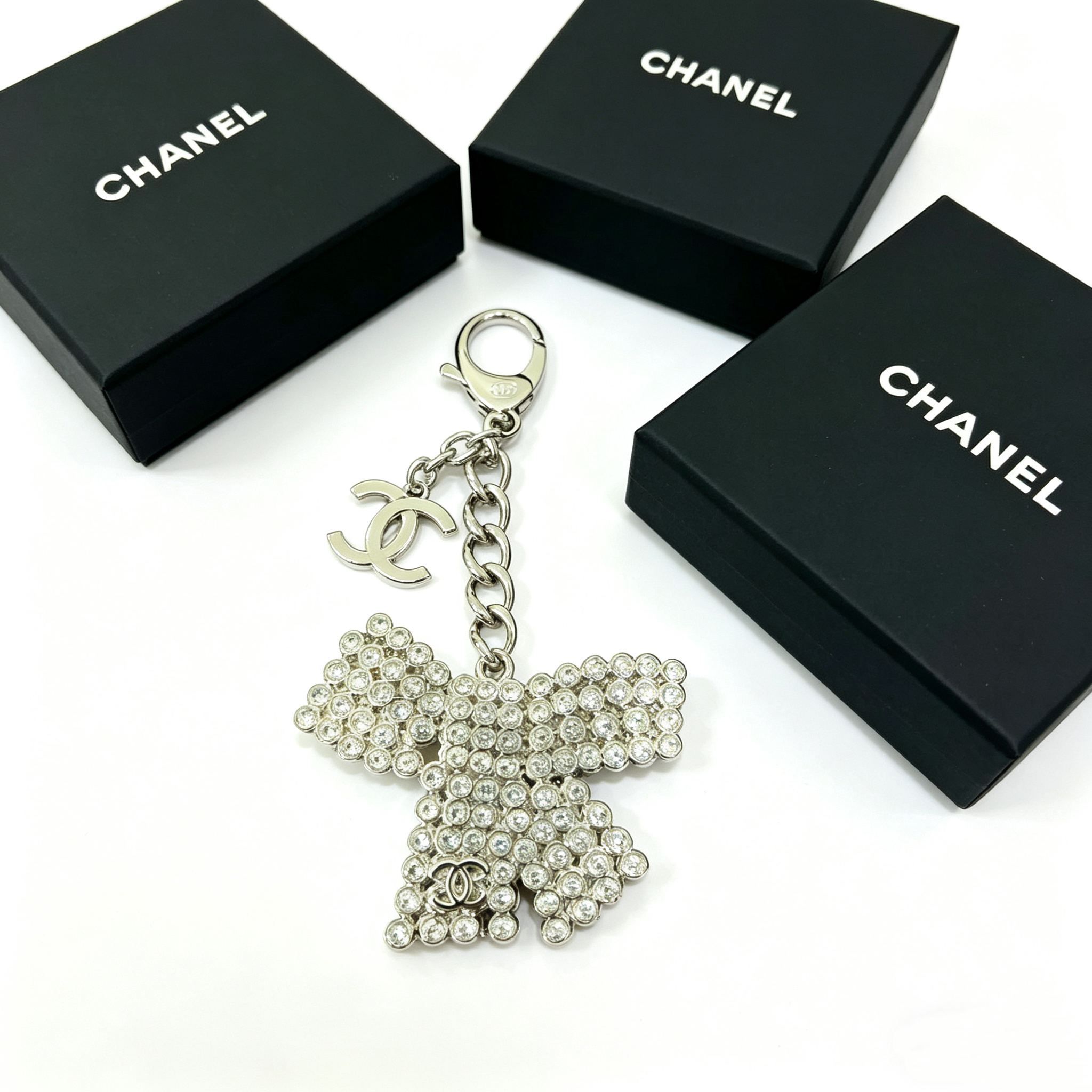 C—Metal Pearl Keychain Bag Charm