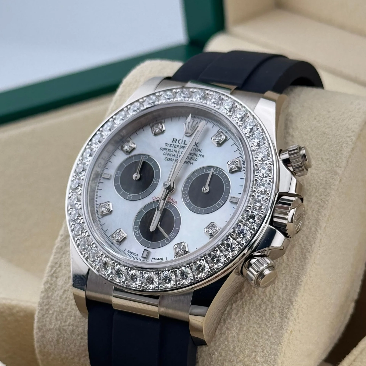 【Super Clone】Rolex Cosmograph Daytona 40mm White Gold Mother of Pearl Dial Diamond Bezel Oysterflex - 126589RBR