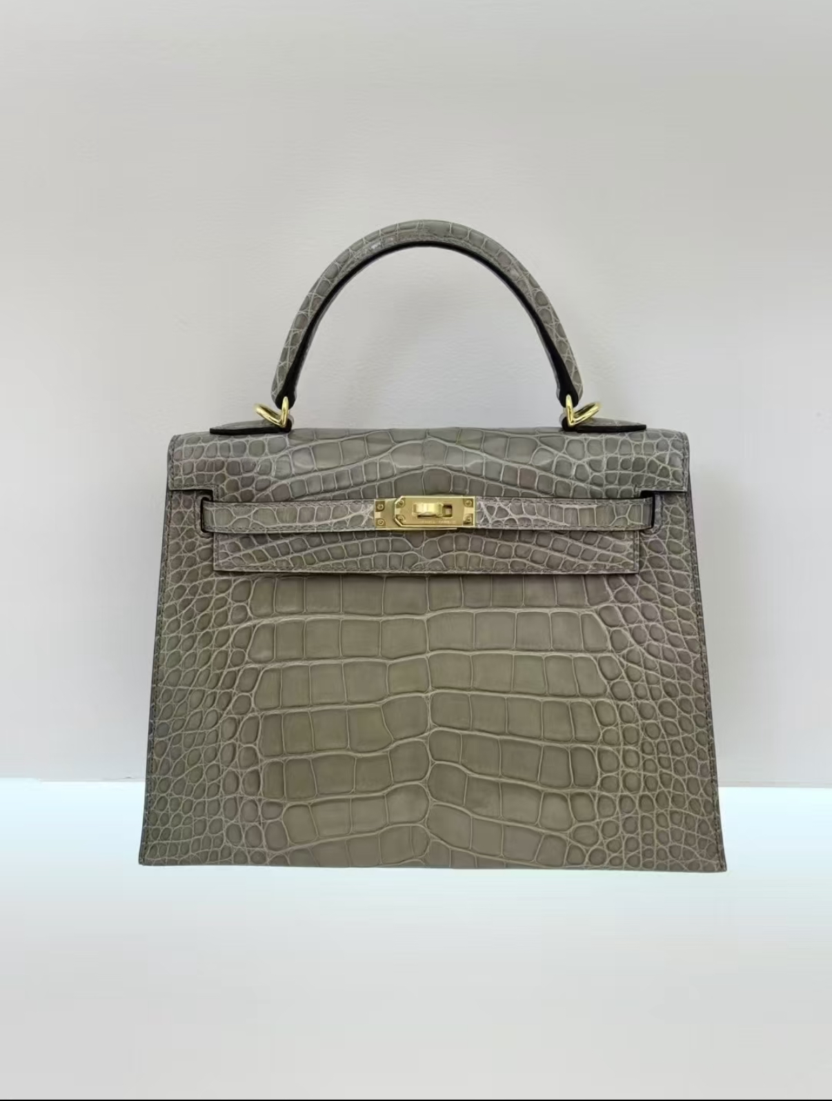 Hermès Kelly 25-28 Dove Grey Crocodile Leather Custom