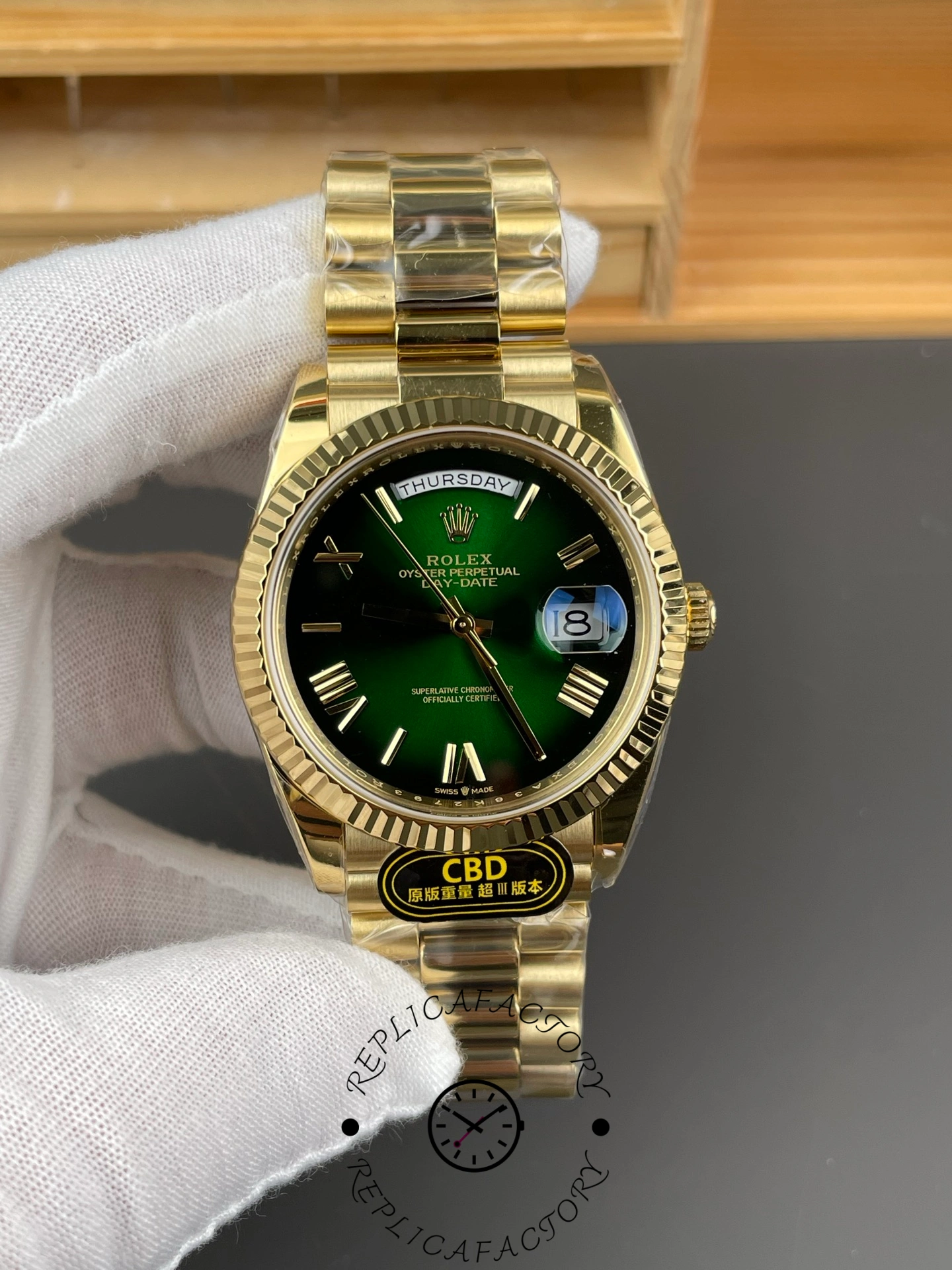 Rolex Day Date 36mm Fluted Bezel Green Ombre Dial President Bracelet m128238 0118