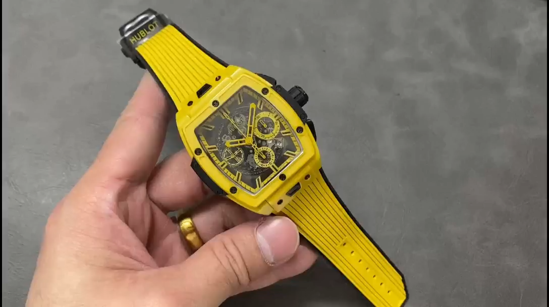 Hublot Spirit of Big Bang King 642.CY.011Y.RX 42mm Mens