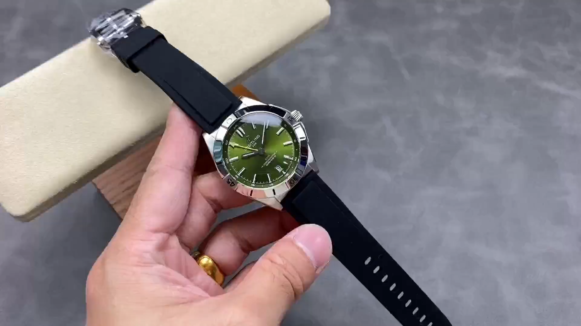 Breitling Chronomat GMT 40mm A32398A11L1A1 Rubber Strap Replica