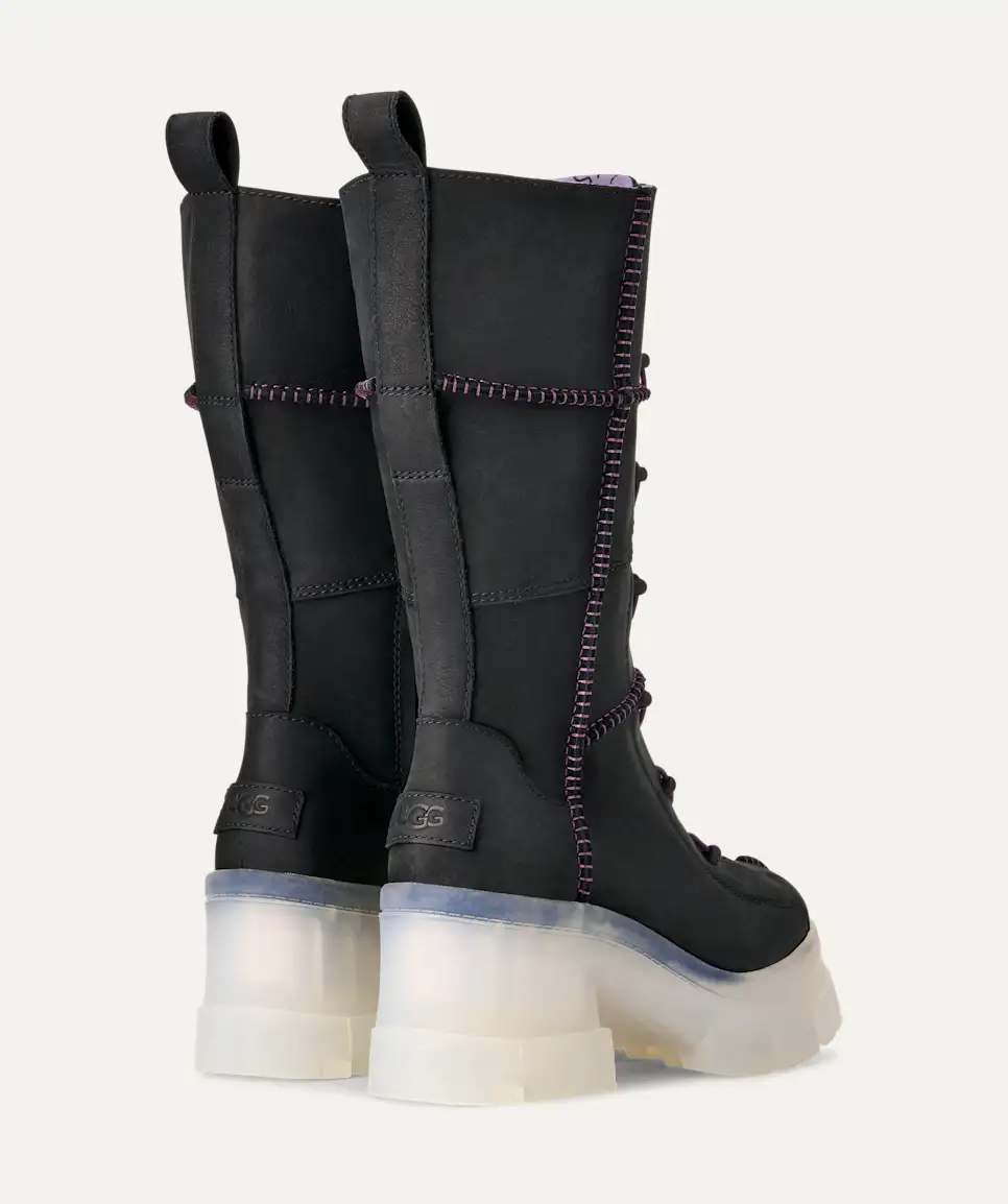 UGG All Gender Areum Boot
