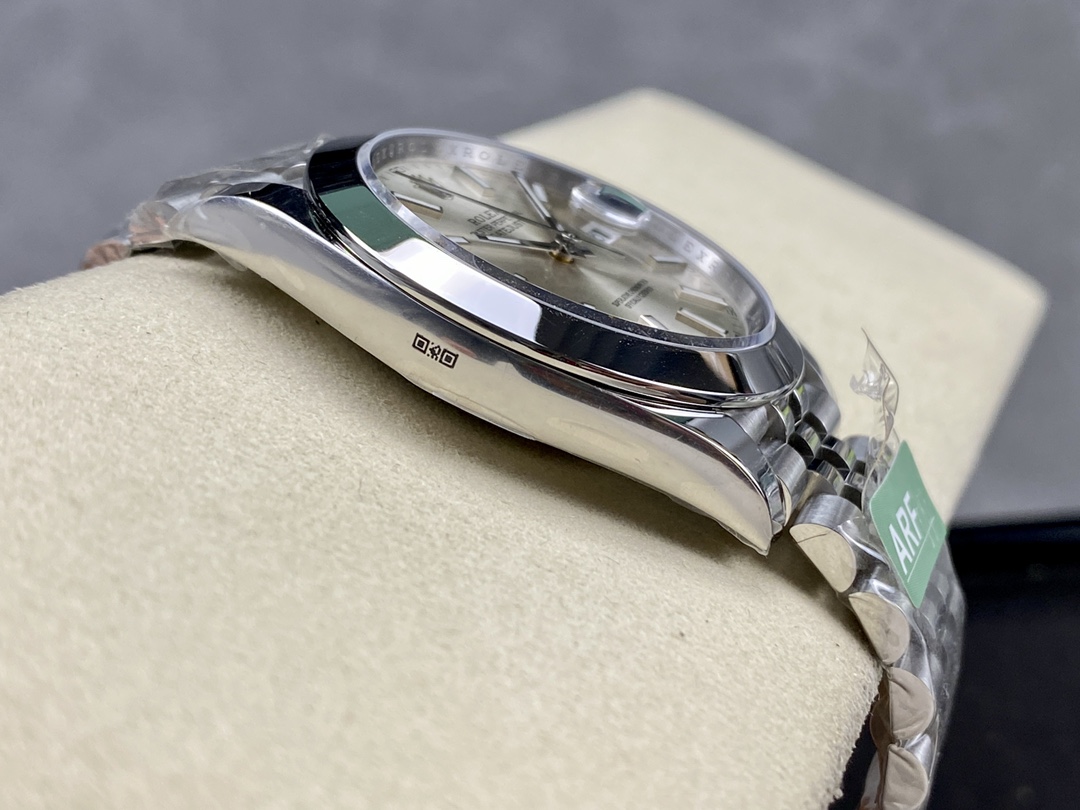 Rolex Datejust 41mm m126300 0004 Silver Stick DIal Oystersteel Case Domed Bezel