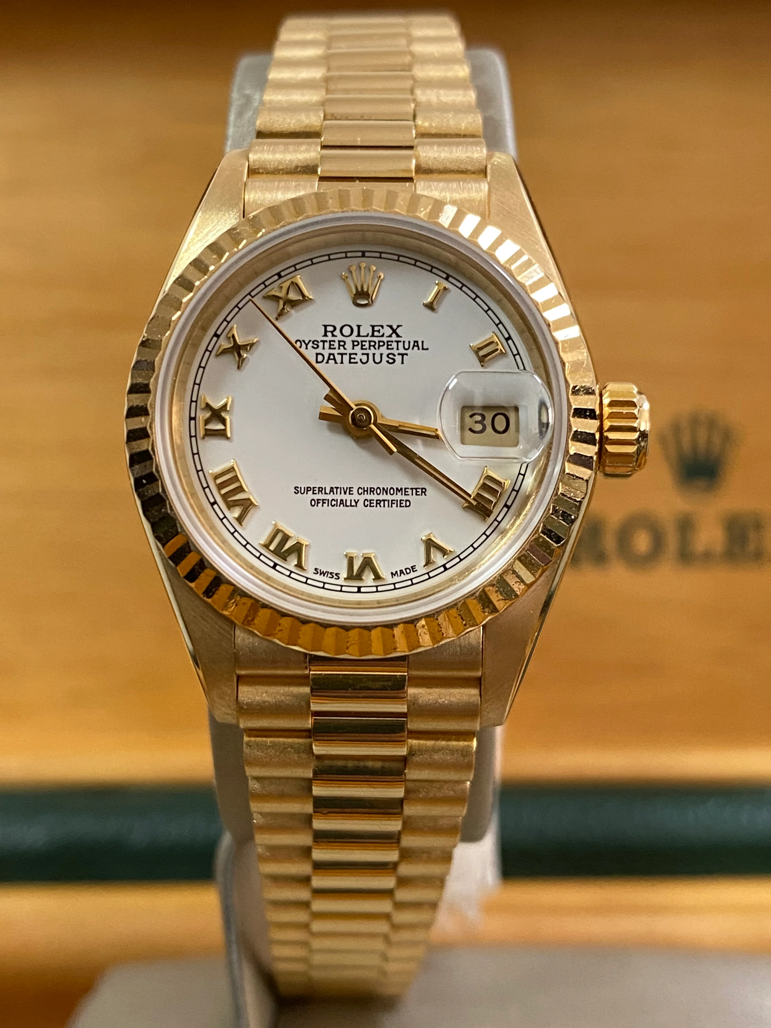 Rolex Yellow Gold Lady-Datejust - N serial - Fluted Bezel - White Roman Dial - President Bracelet - 69178