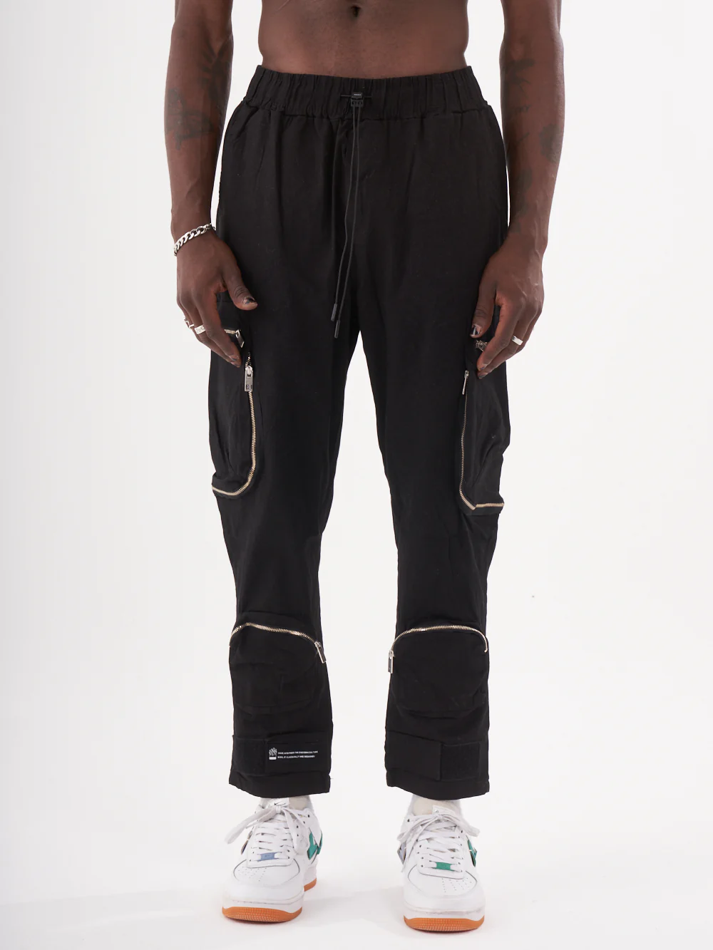 MULTI-ZIPPER POCKET JOGGER // BLACK