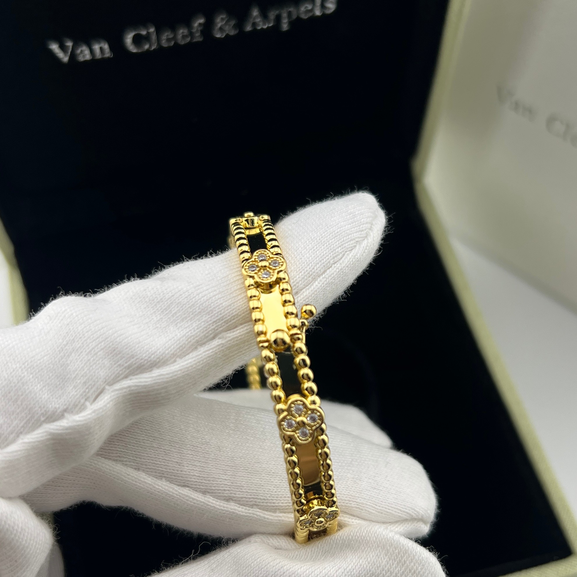 Pavé-set Diamond Kaleidoscope Bracelet - Artisantouchss