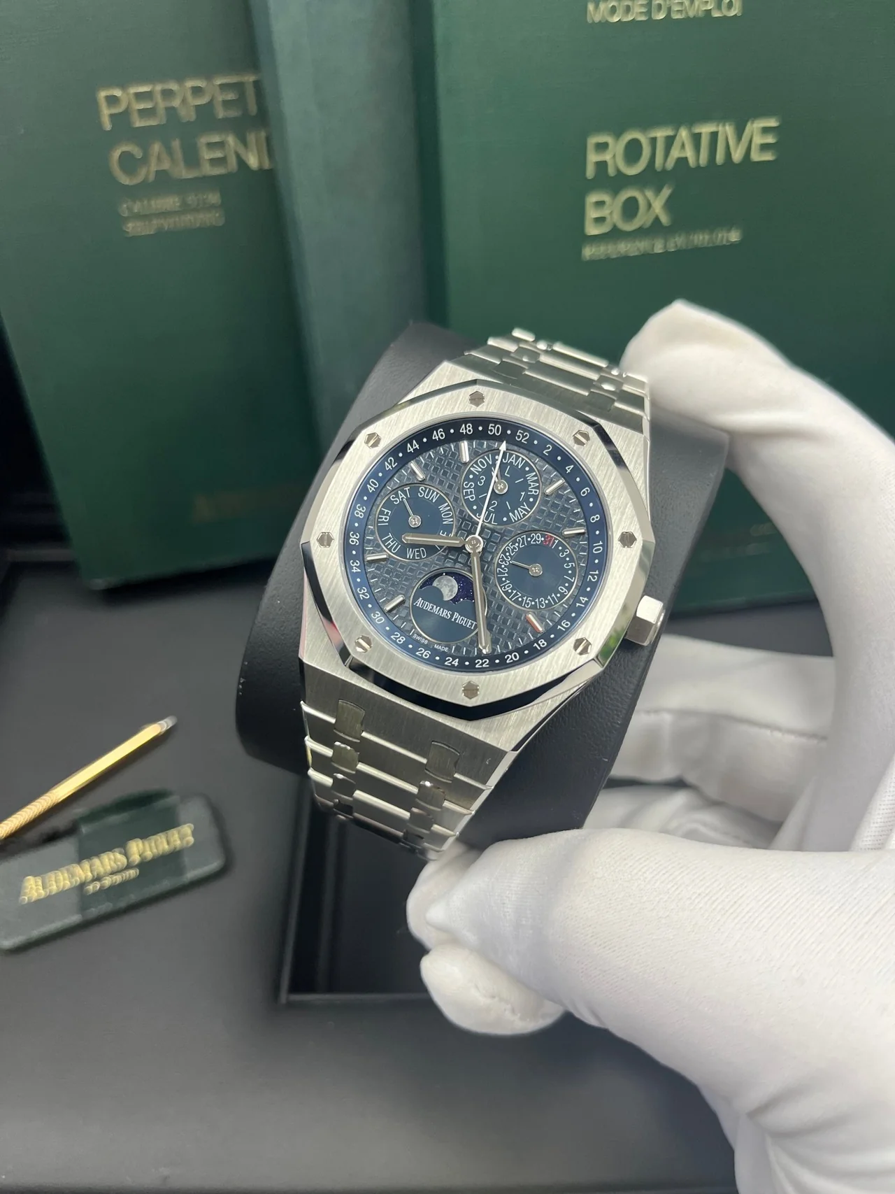 Royal Oak Perpetual Calendar Ref. 26574ST.OO.1220ST.02 41mm