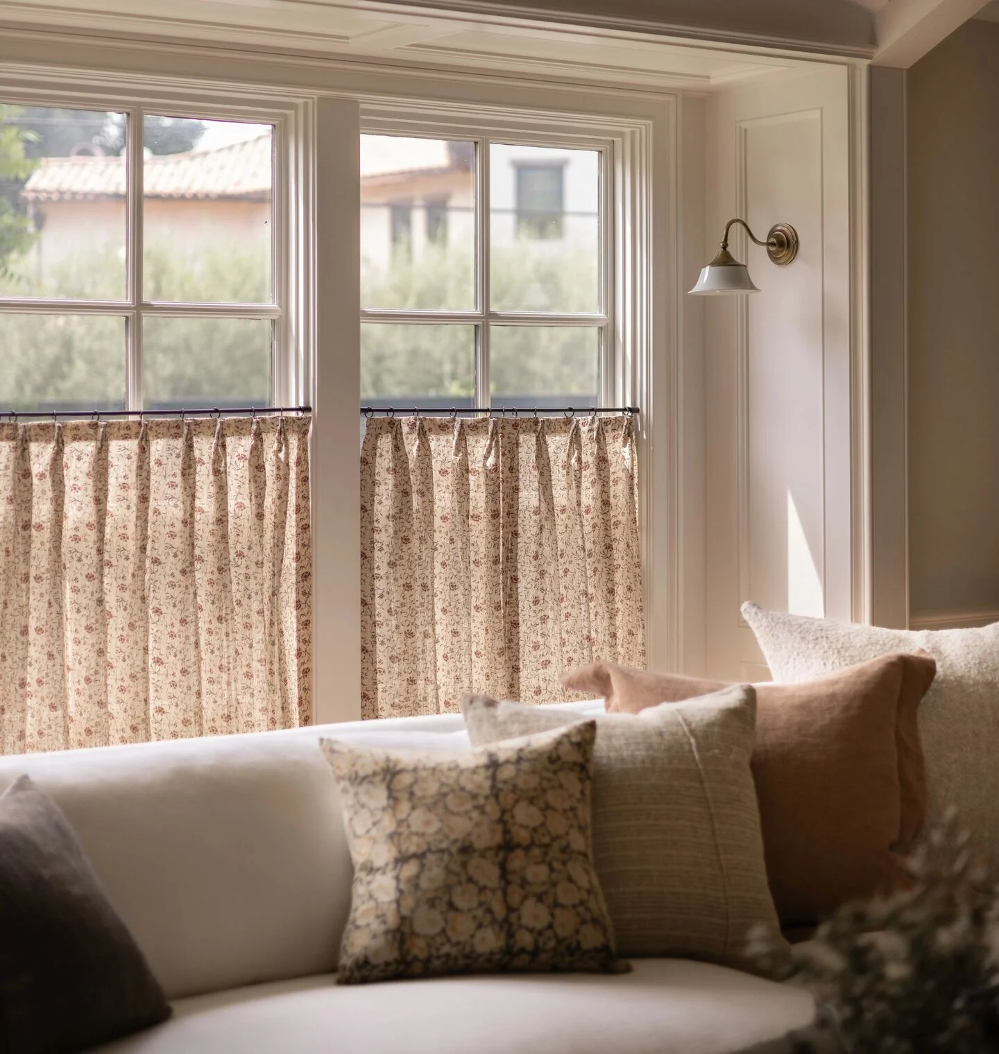 Triple Pinch Pleat Cafe Curtains & Hardware
