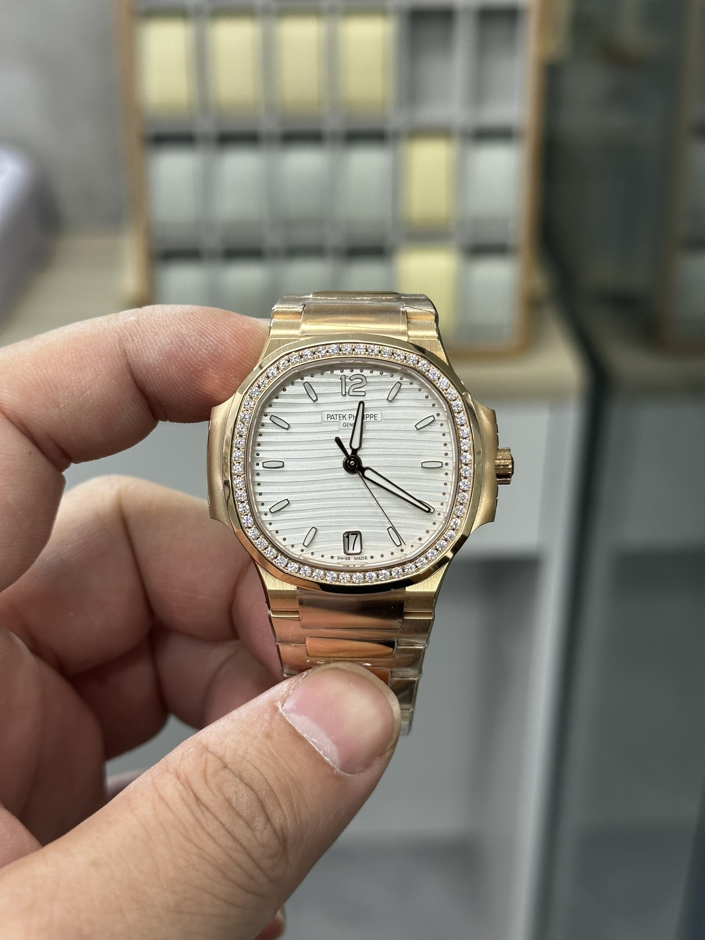 Patek Philippe Ladies Nautilus Golden Dial Rose Gold 7118 1200R 010