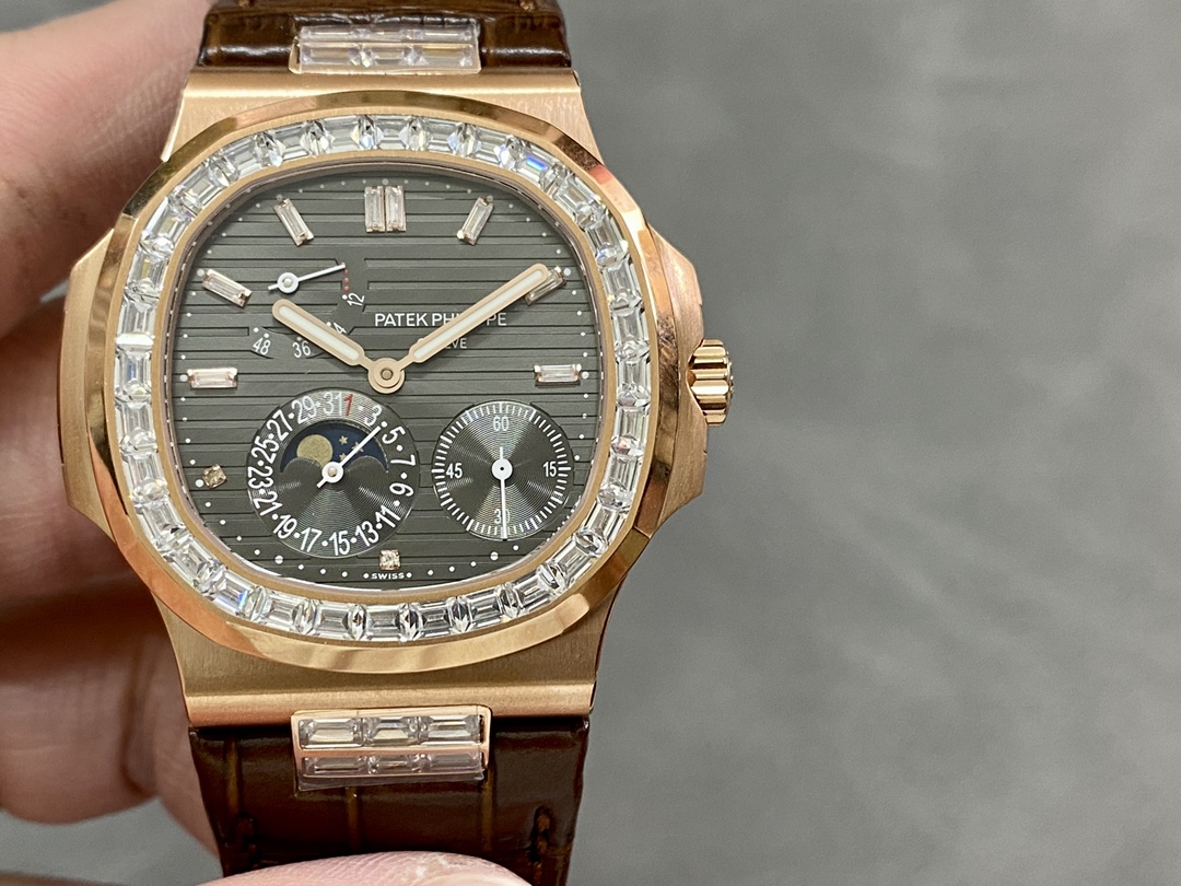 Replica Patek Philippe Nautilus 5724 001 40mm Mens Watch