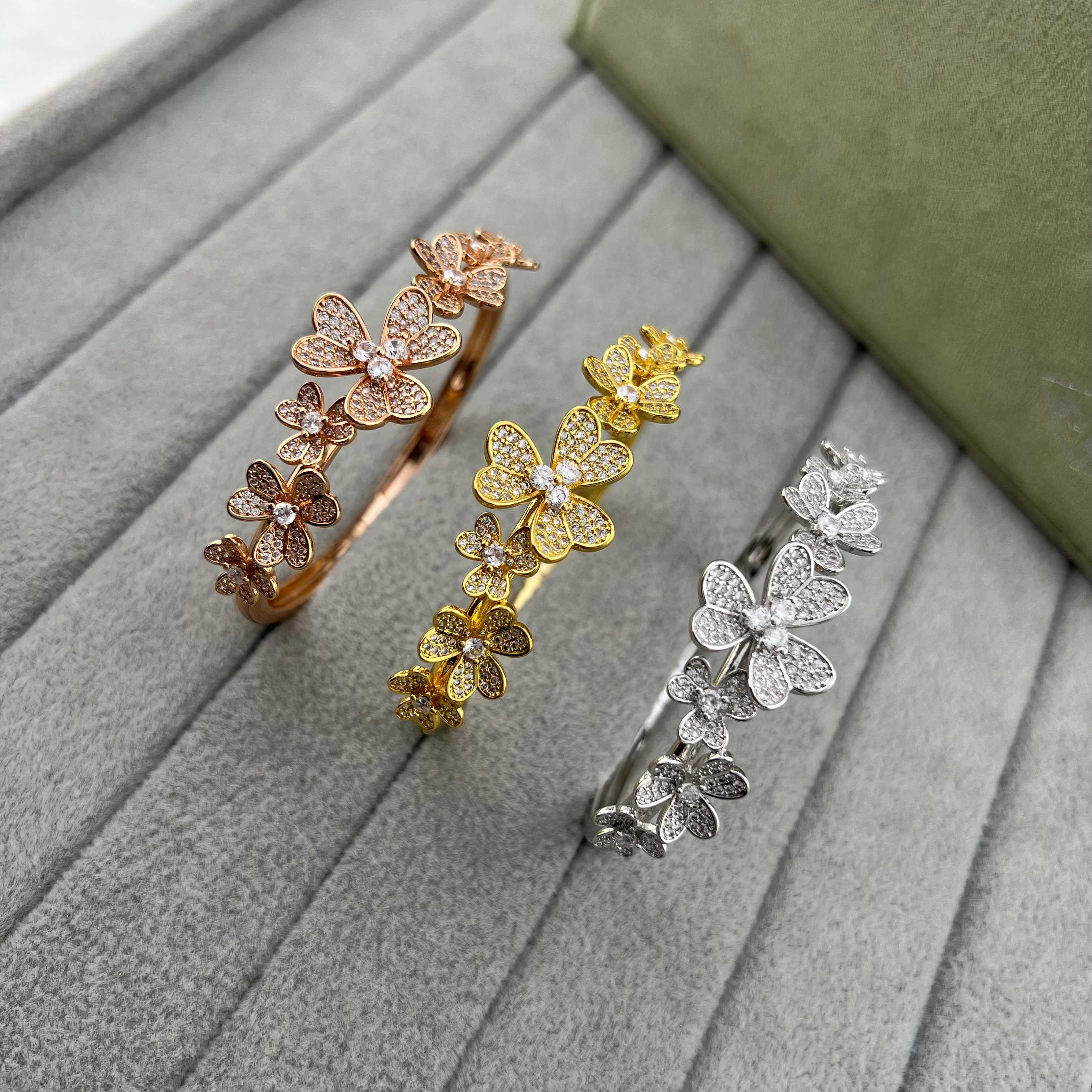 Pavé Diamond Clover Blossom Bracelet - Artisantouchss
