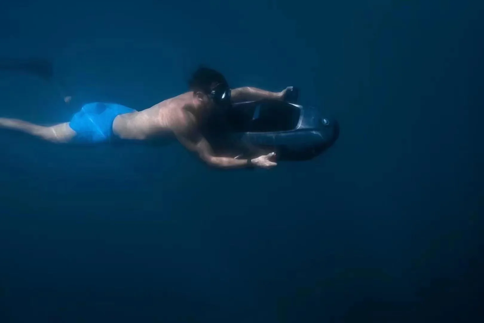 HAVOSPARK H9 Electric Underwater Scooter – 3.3kW Power, 40m Depth, 100min Runtime