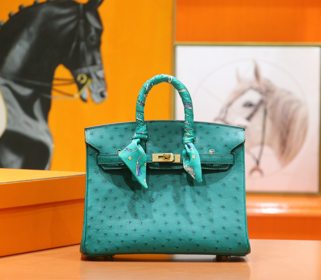 Hermès Birkin platinum bag, emerald green color, South African ostrich leather, fully hand-sewn, gold buckle, 25cm long customization