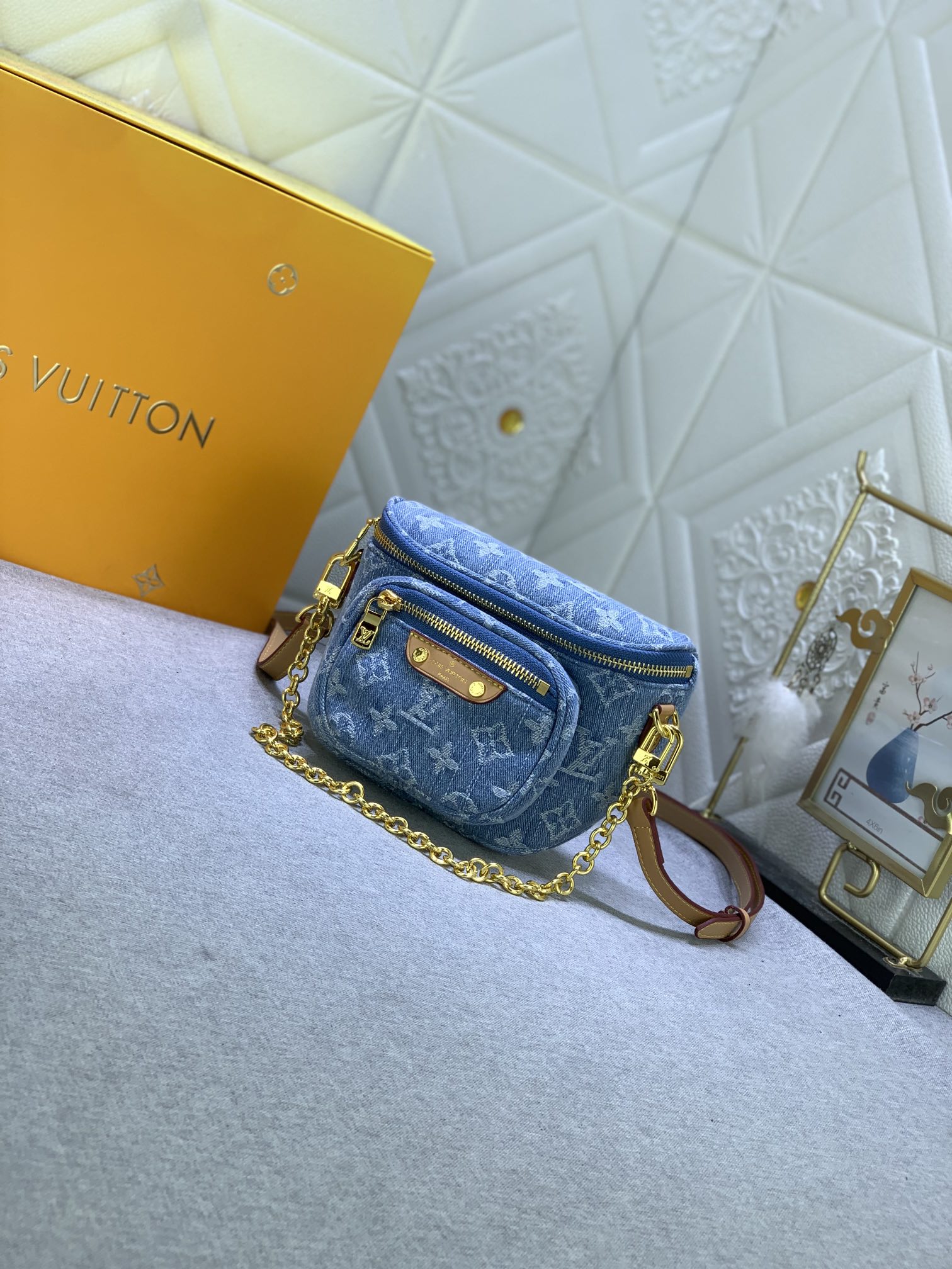 Louis Vuitton M83353 Mini Bumbag Shoulder Bags Size 17*12*9cm