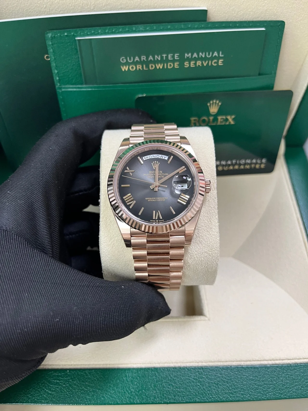 Rolex Day Date in 18 ct Everose Gold M228235 0055 40mm