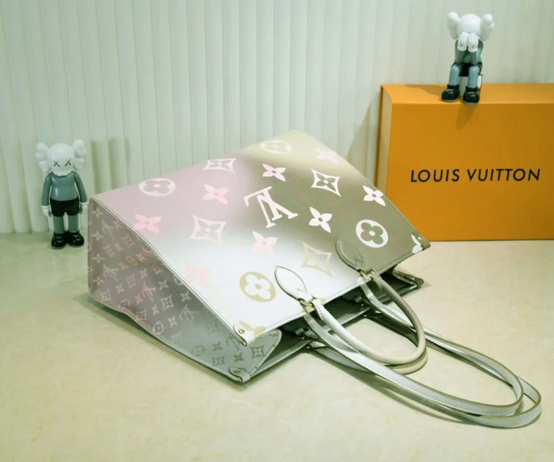 Louis Vuitton Onthego Mm/Gm Tote Bag