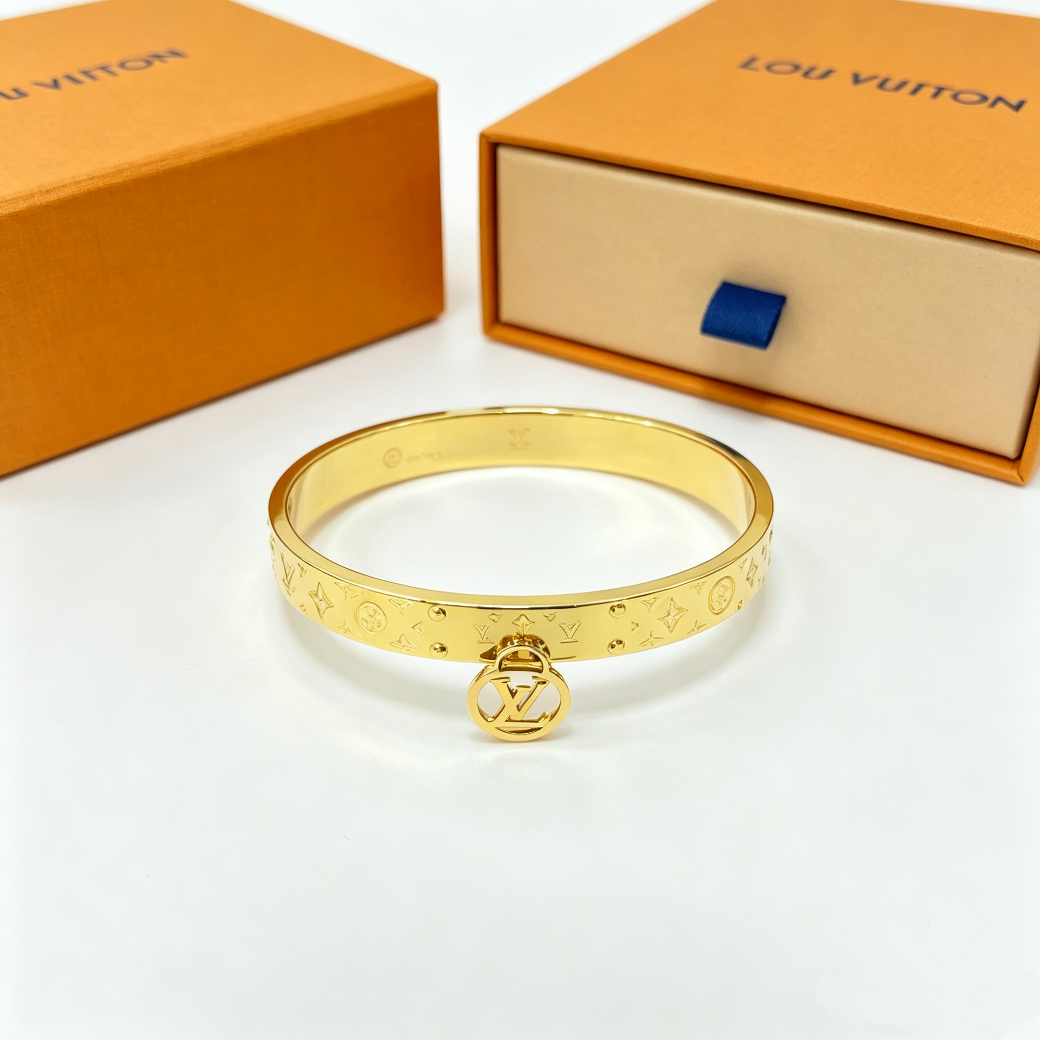 L—Single-layer Logo Pendant Metal Bangl