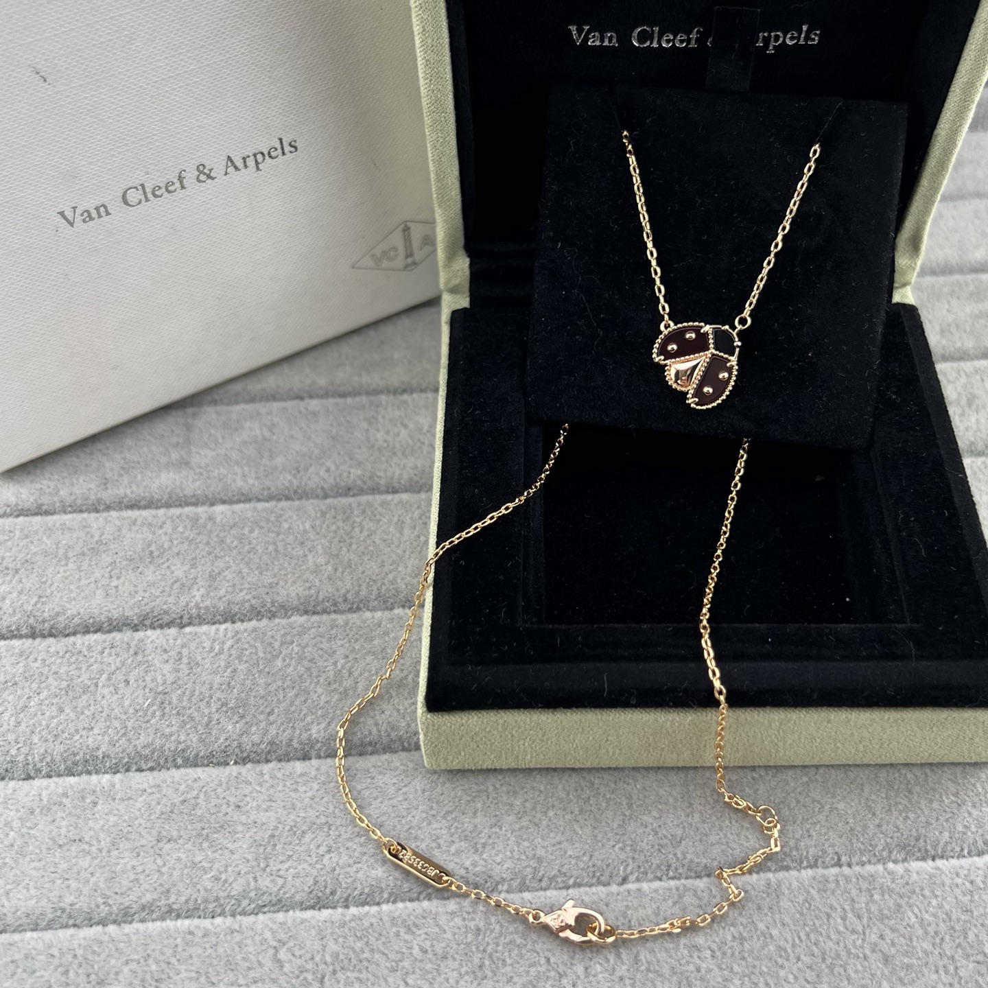 ladybug pendant necklace - Artisantouchss