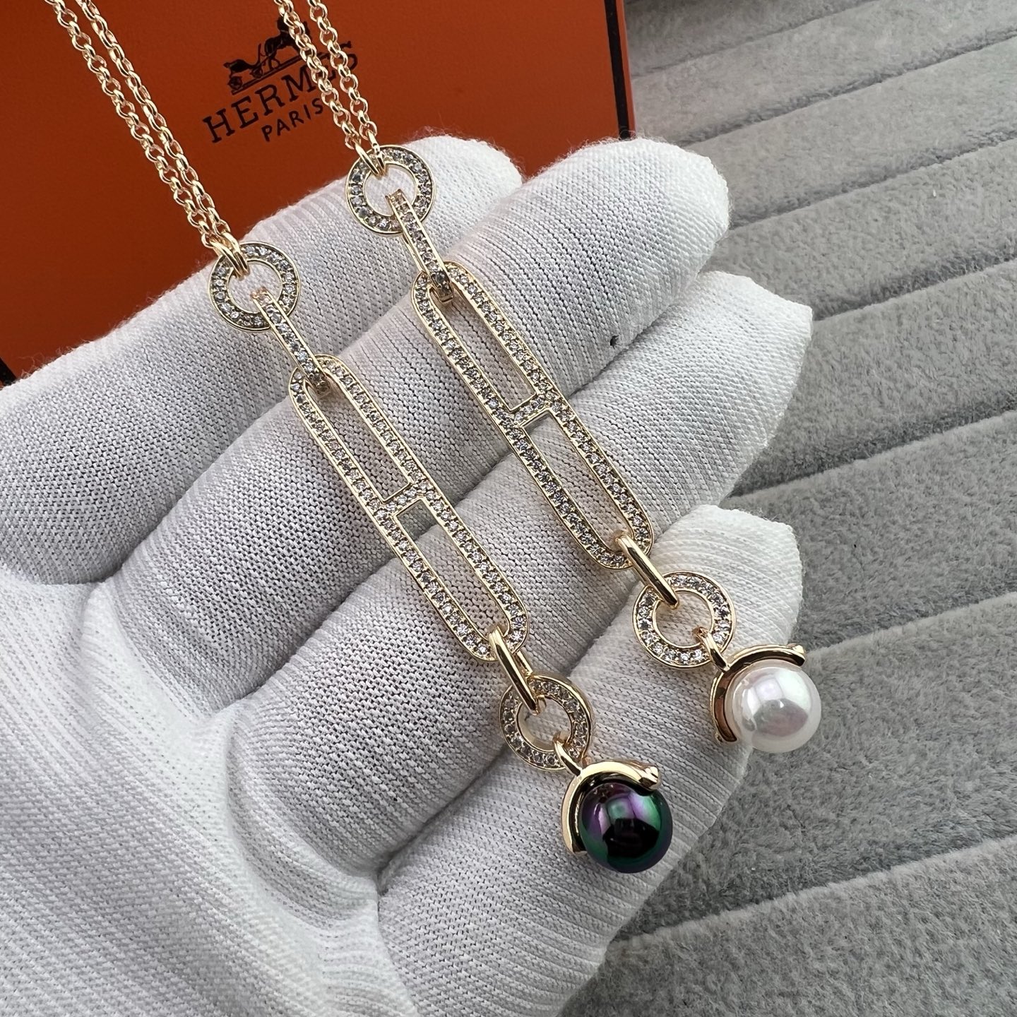 Pearl pendant necklace - Artisantouchss