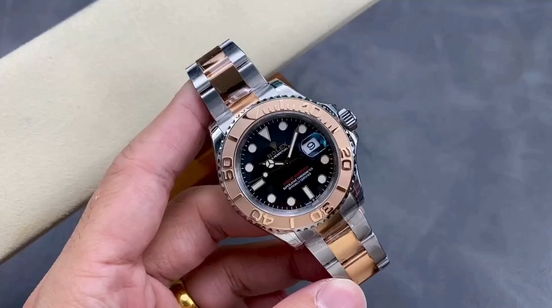 Rolex Yacht-Master 126621-0002 EverRose Gold Black Dial 40MM Mens Replica Watch