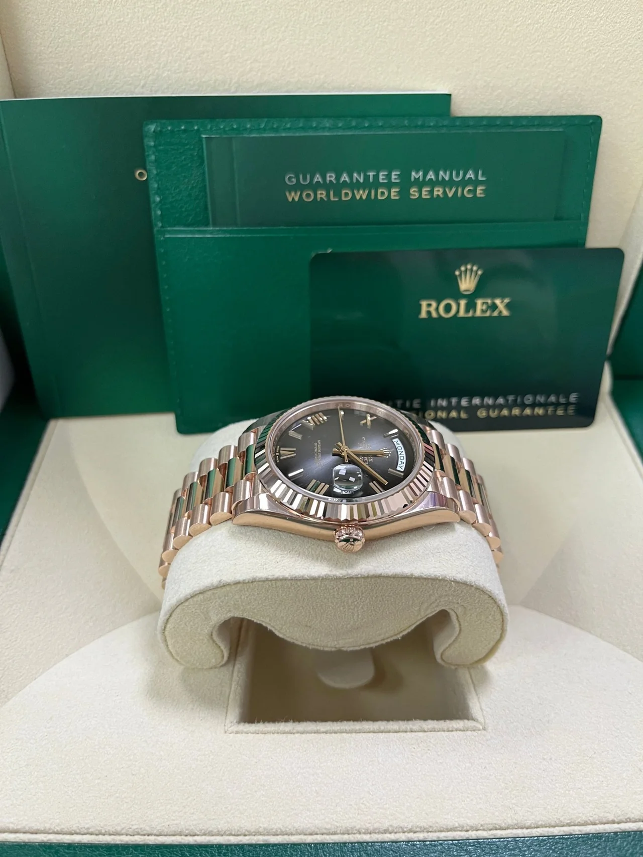 Rolex Day Date in 18 ct Everose Gold M228235 0055 40mm