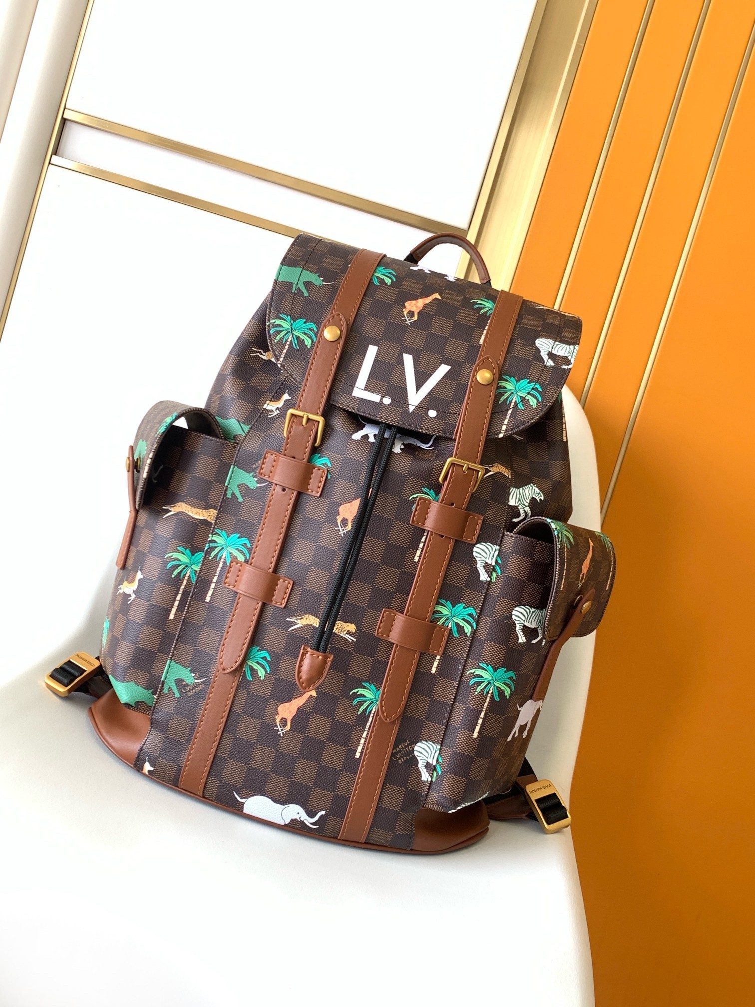 L X V CHRISTOPHER Backpack Size：41x48x13cm