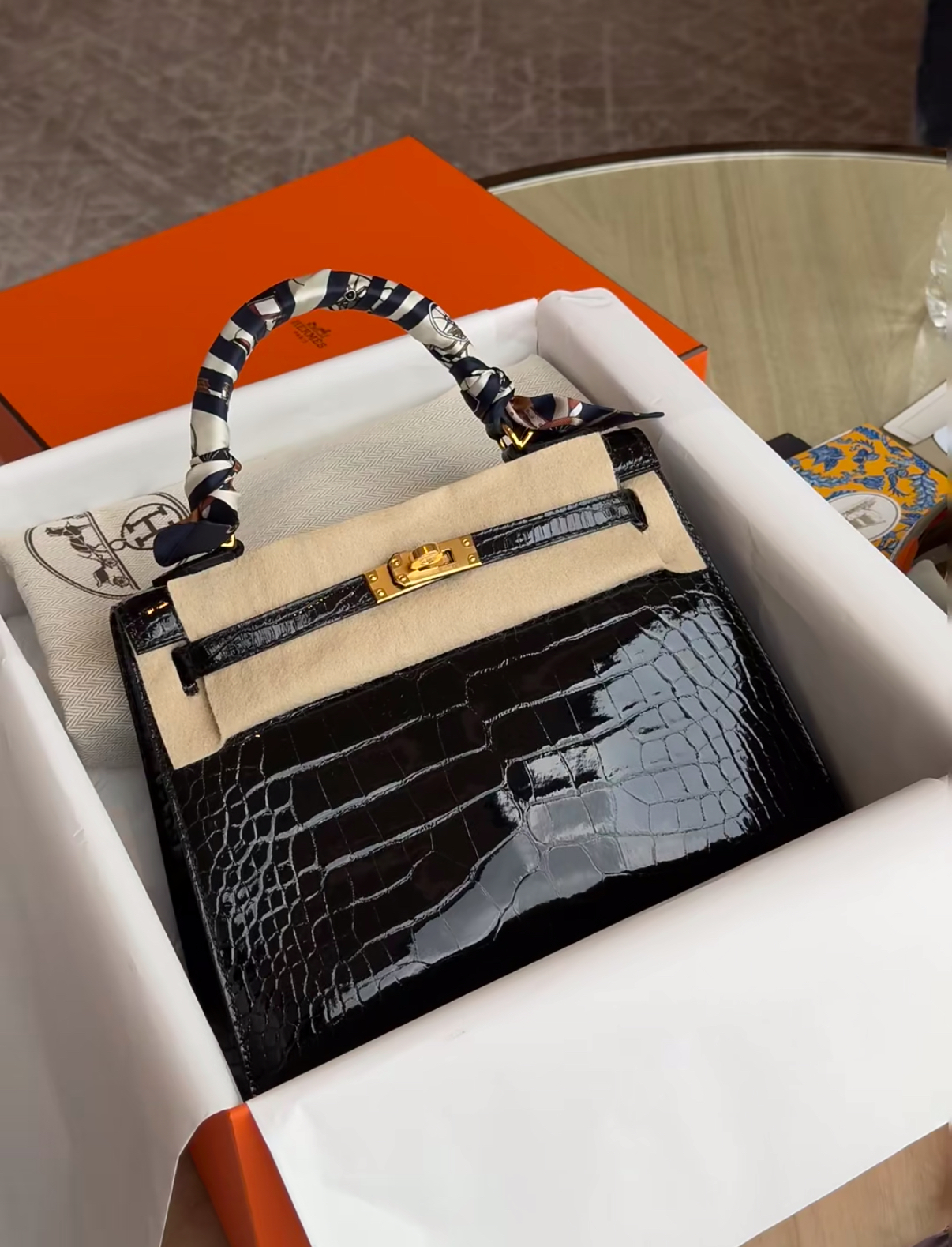 Hermès Kelly 25 Black Gold Buckle Crocodile Leather Custom