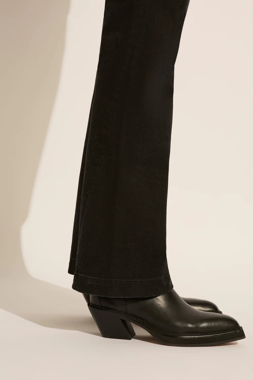 ‌Retro Flare High-Rise Jeans‌