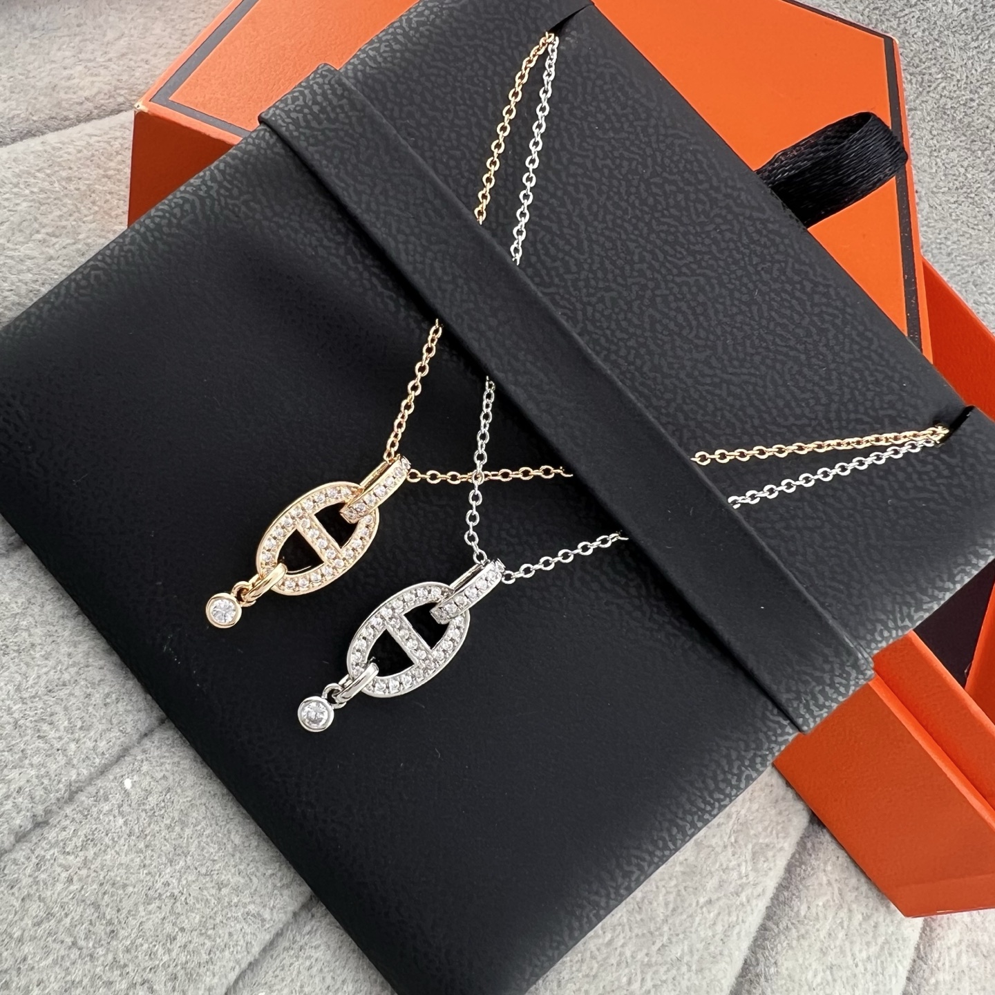 Full diamond necklace - Artisantouchss