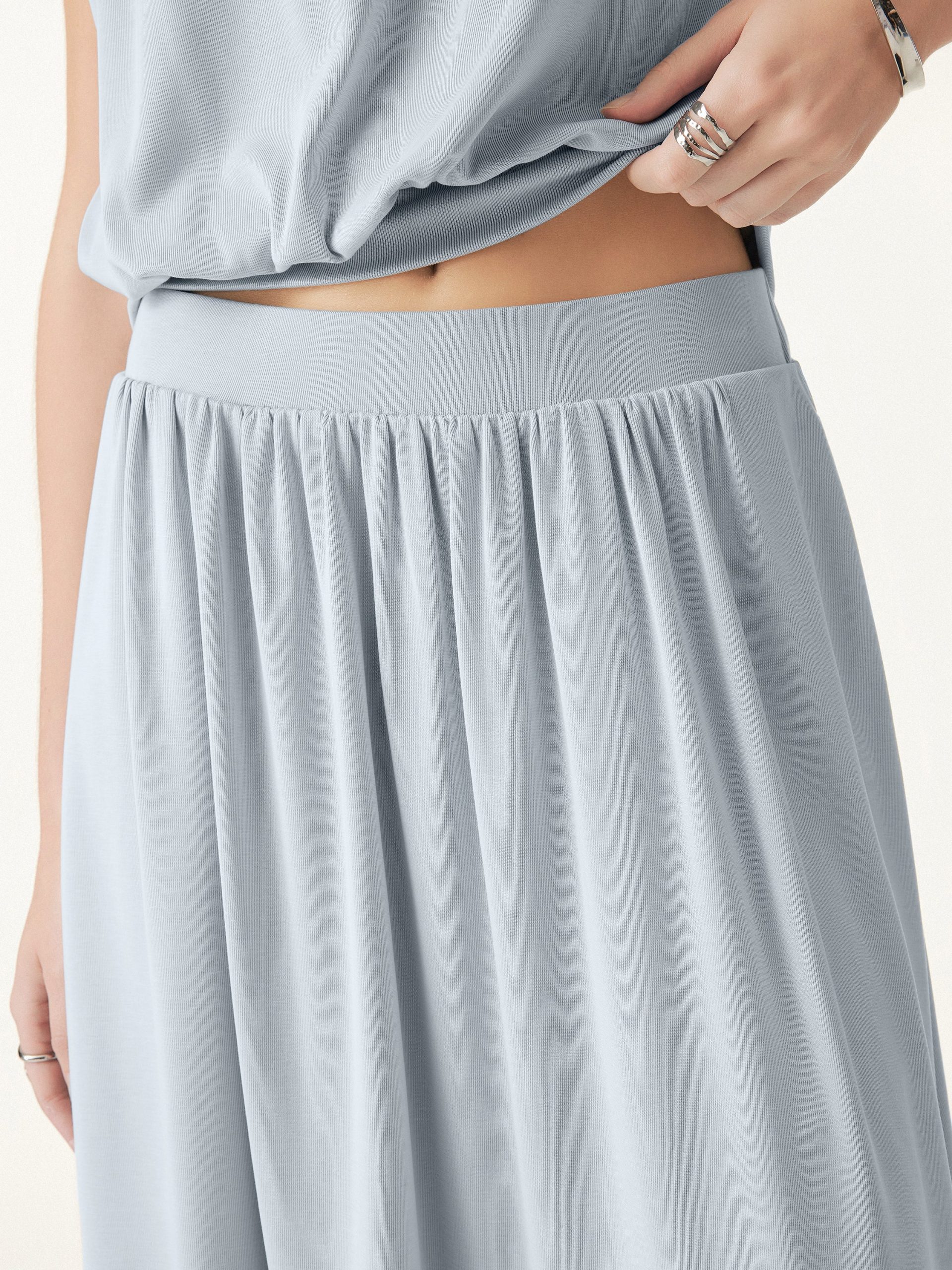 Sandwashed Mid Rise Pull-on Mini Skirt with Pockets