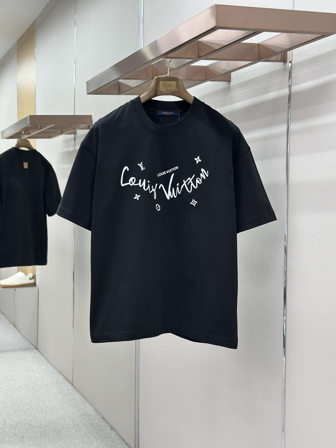 L X V T-Shirts