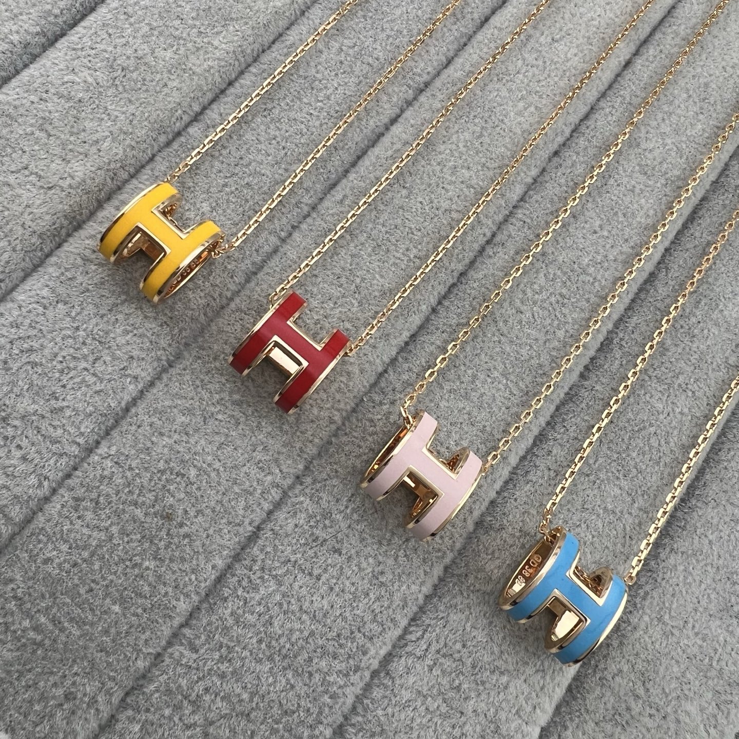 H-shaped enamel pendant necklace - Artisantouchss