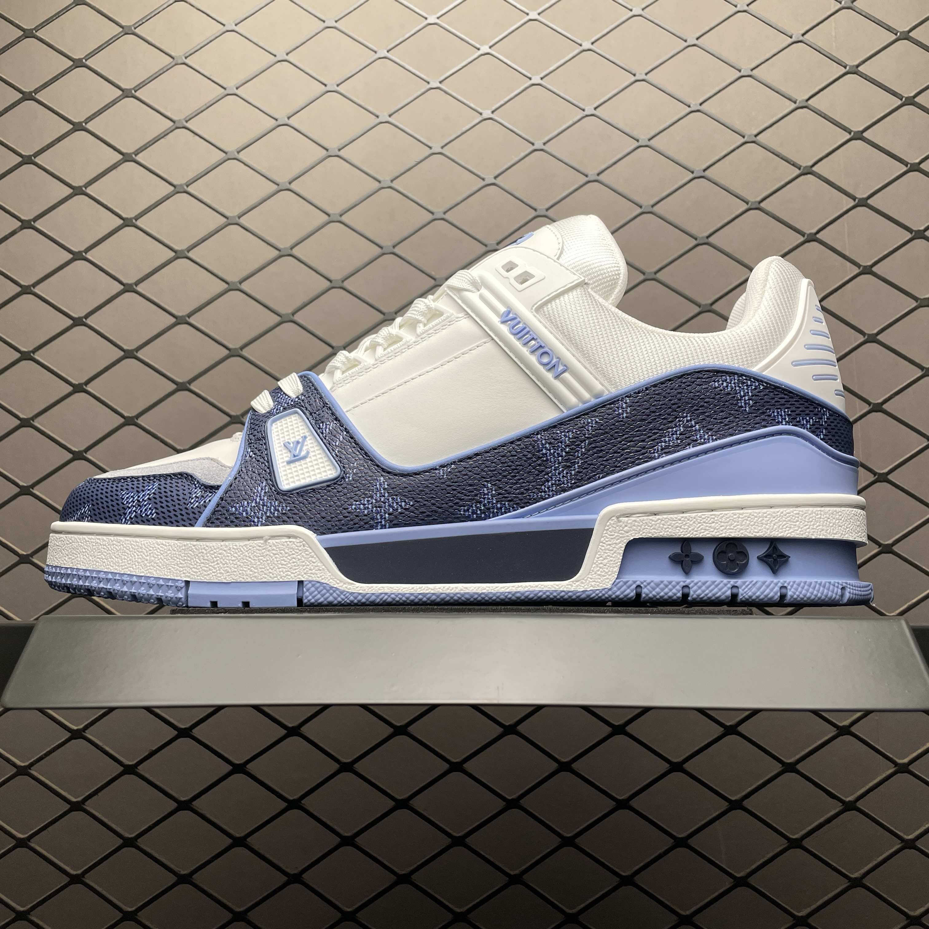 L X V TRAINER Sneakers